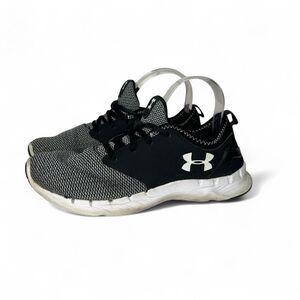 Under Armour grey and black knit athletic shoes trainers 7.5